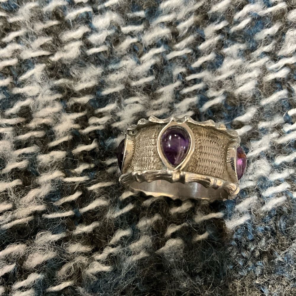 Sundance STYLE purple stone ring - Picture 5 of 6